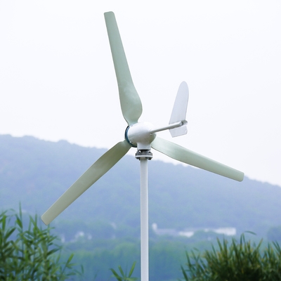 Turbina wiatrowa Zaawansowane systemy energii hybrydowej wiatrowej i słonecznej do wytwarzania energii w domu
