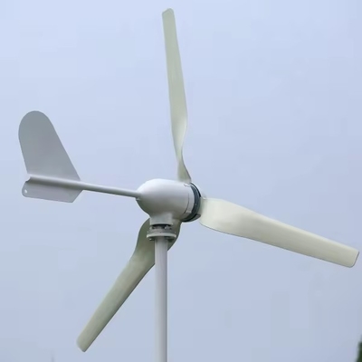 System hybrydowy energii słonecznej wiatrowej dla zastosowań w sieci